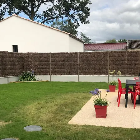 Maison De Charme Renovee Avec Piscine, Et Proximite Des Plages Vendeennes - Fr-1-426-464 * La Garnache