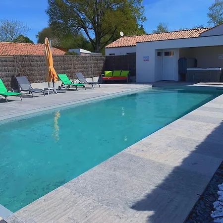 Maison De Charme Renovee Avec Piscine, Et Proximite Des Plages Vendeennes - Fr-1-426-464 *
