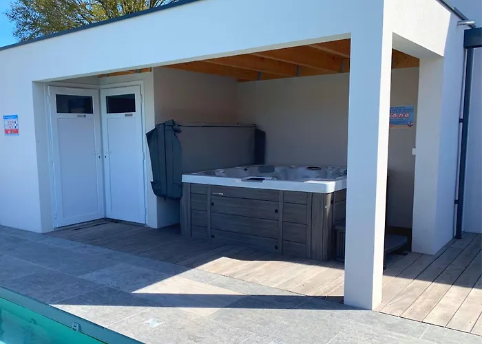 Maison De Charme Renovee Avec Piscine, Et Proximite Des Plages Vendeennes - Fr-1-426-464 La Garnache