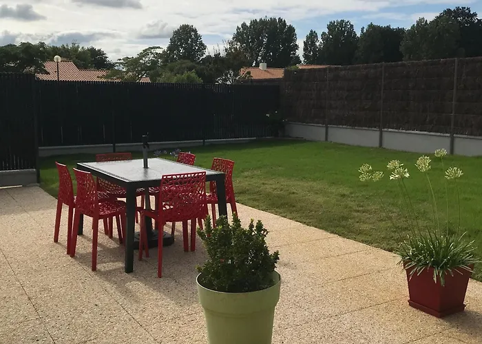 Maison De Charme Renovee Avec Piscine, Et Proximite Des Plages Vendeennes - Fr-1-426-464 * La Garnache