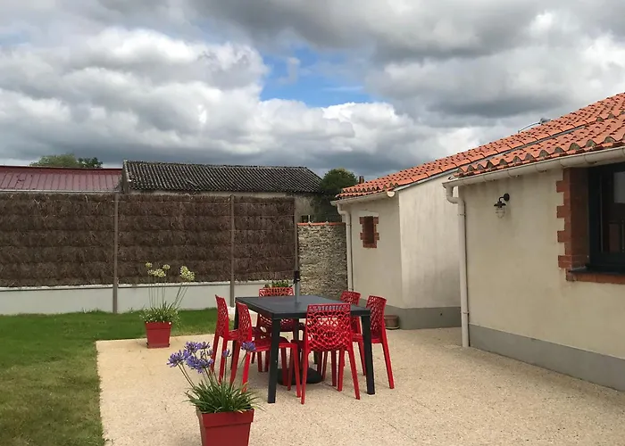 Maison De Charme Renovee Avec Piscine, Et Proximite Des Plages Vendeennes - Fr-1-426-464 La Garnache