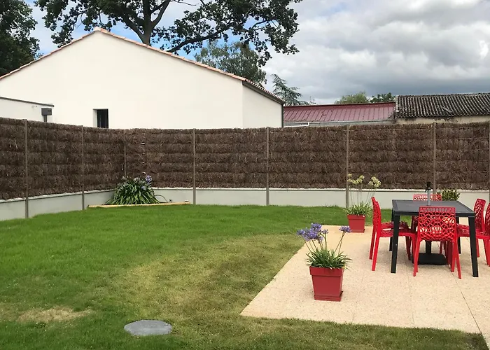 Maison De Charme Renovee Avec Piscine, Et Proximite Des Plages Vendeennes - Fr-1-426-464 * La Garnache