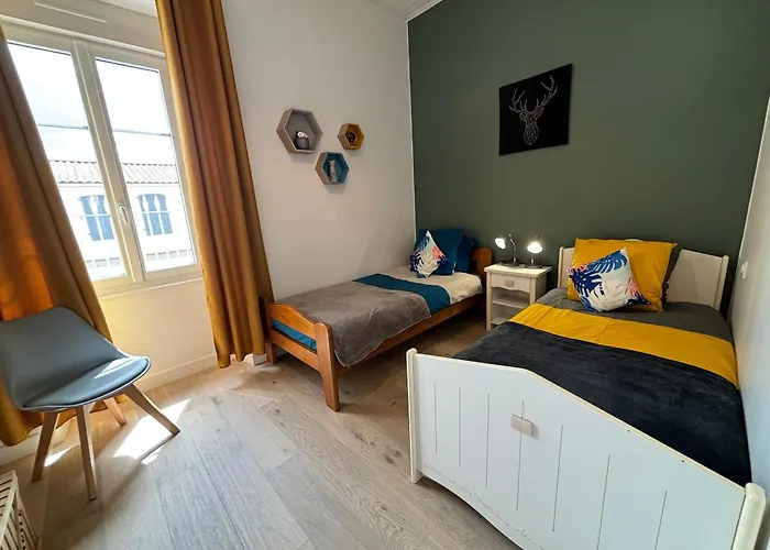 Vakantiehuis Maison De Charme Renovee Avec Piscine, Et Proximite Des Plages Vendeennes - Fr-1-426-464