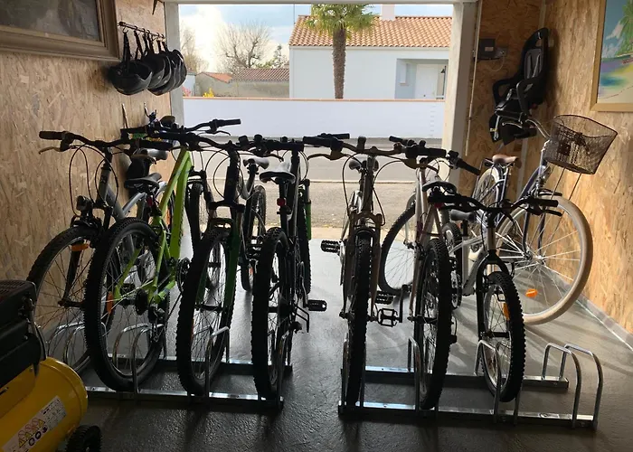 Maison De Charme Renovee Avec Piscine, Et Proximite Des Plages Vendeennes - Fr-1-426-464 *