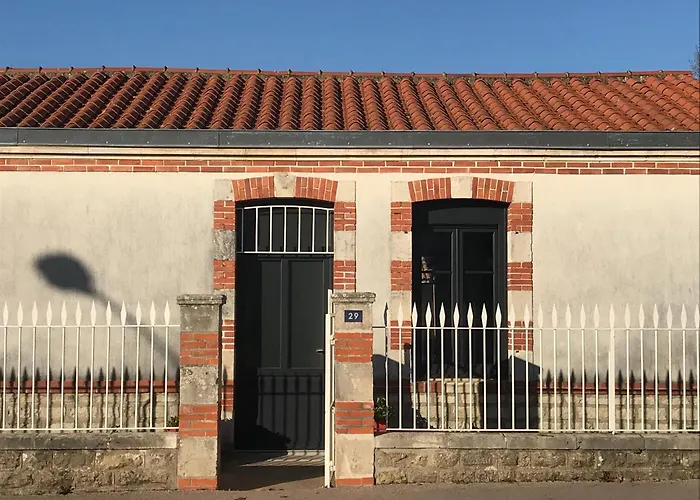 Maison De Charme Renovee Avec Piscine, Et Proximite Des Plages Vendeennes - Fr-1-426-464 Vakantiehuis *